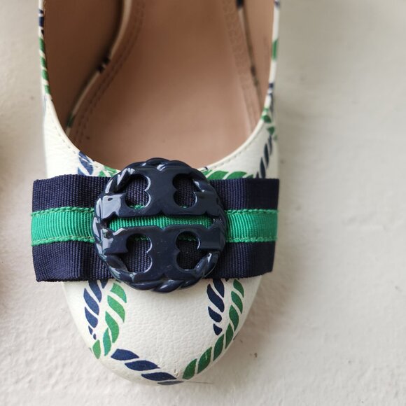 LIKE NEW VINTAGE AUTHENTIC TORY BURCH NAUTICAL CLASSIC LEATHER HEELS SHOES - Picture 2 of 14